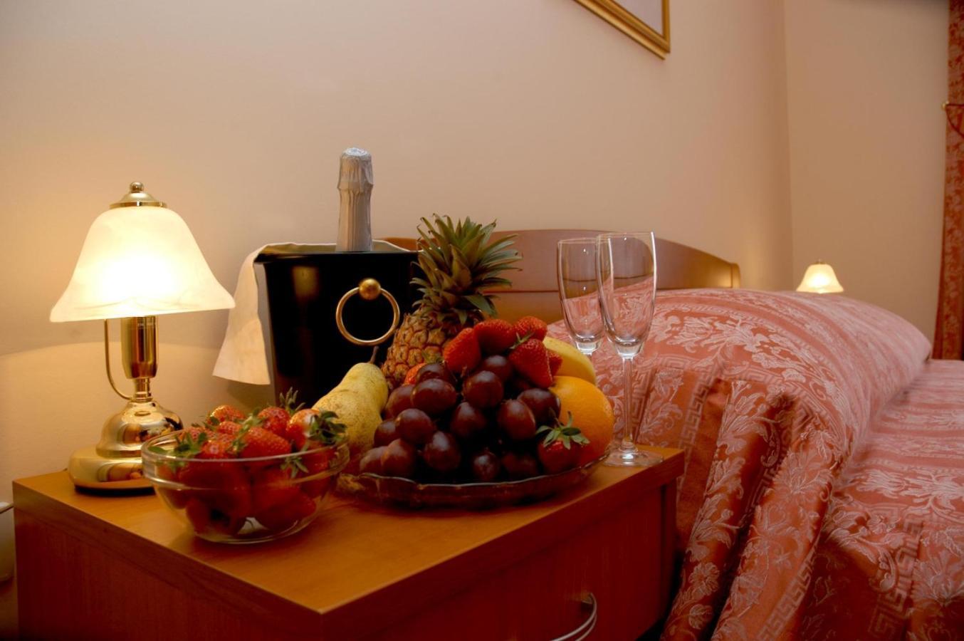 Aparthotel Villa Mozart Podgora Exterior foto